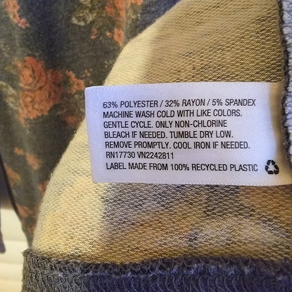 Knox Rose Puff (Balloon) Sleeve Flowered Sweatshirt - Picture 8 of 10